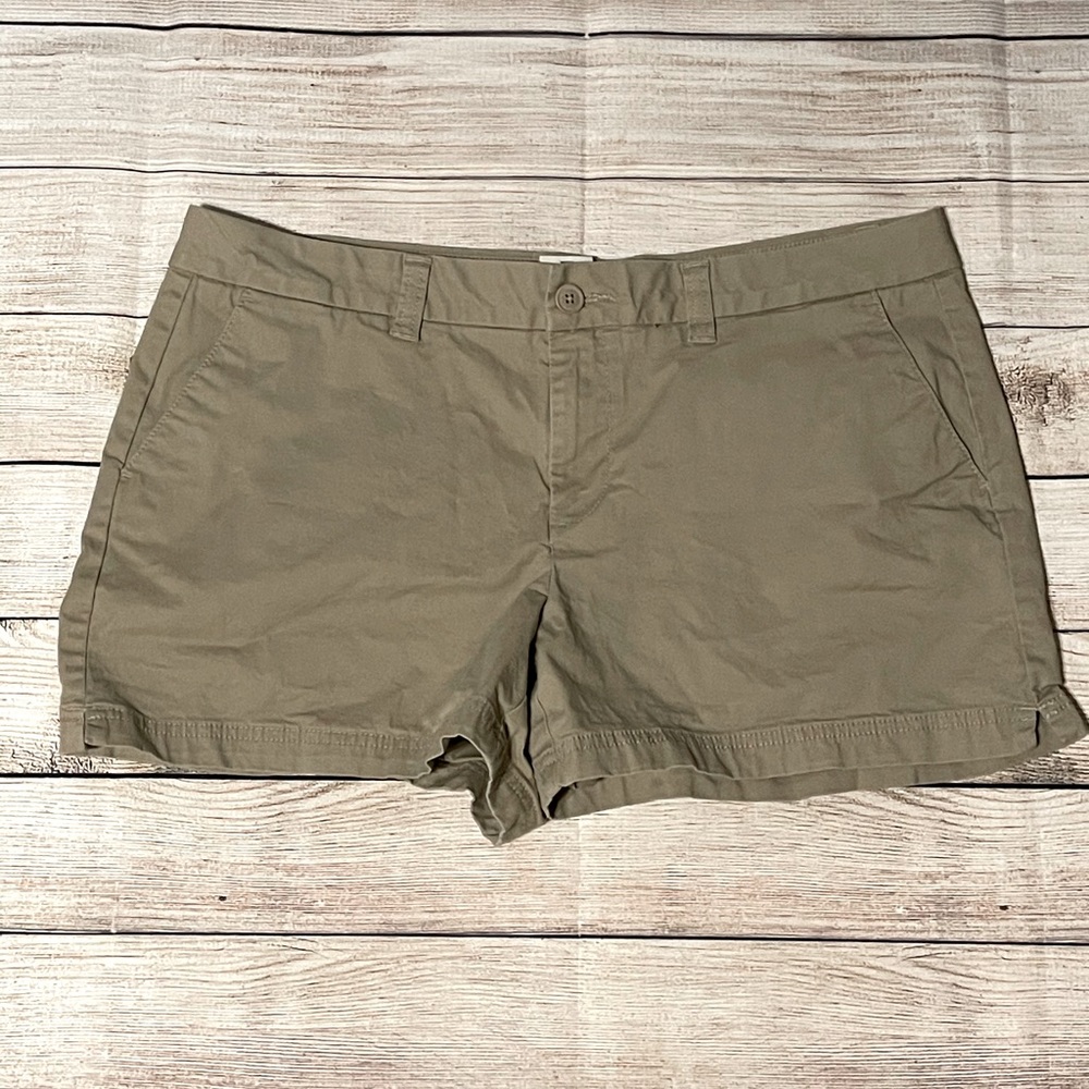 Magellan shorts size 14